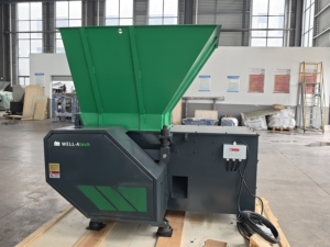 Déchiqueteur automatique mono-arbre 37 kW avec boîte <span class=keywords><strong>de</strong></span> vitesses pour la recyclage des déchets <span class=keywords><strong>de</strong></span> plastique, des coulées, des déchets <span class=keywords><strong>de</strong></span> plastique dur et des paniers <span class=keywords><strong>en</strong></span> plastique - Product Image 3