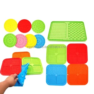 2023 Set Packing With Scraper 2 packs Bone&Paw Bulging Design Heat Resistant Thicken Pet Back Suction Round Dog Silicone Mat