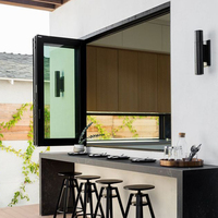 Fenêtre pliante en aluminium OUNA avec système d'ouverture verticale fluide pour villas, hôtels et maisons, double vitrage insonorisé