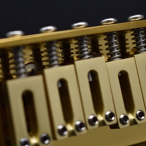 <span class=keywords><strong>Base</strong></span> de puente de trémolo para guitarra eléctrica de 6 cuerdas, puente de trémolo doble pequeño de aleación de zinc, sillín plano, espaciado de cuerdas de 10,5 mm - Product Image 3