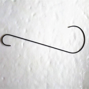 Grandes crochets en métal noir style Art Déco, thermolaqués, pour arrangements saisonniers extérieurs, plantes suspendues, branches d'arbres, mangeoires à oiseaux, paniers - Product Image 1
