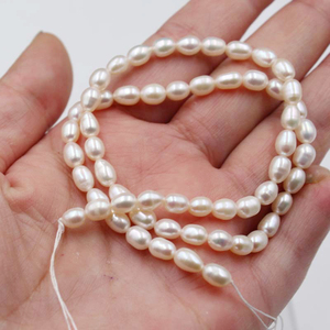 <span class=keywords><strong>Grossiste</strong></span> chine usine prix brillant de culture 4.5-5mm riz naturel <span class=keywords><strong>perles</strong></span> d'eau douce <span class=keywords><strong>en</strong></span> vrac pour Bracelets et colliers - Product Image 3