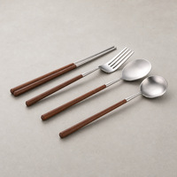 Ensemble de couverts en acier inoxydable 304 écologique avec manche en bois de santal rouge de style japonais, comprenant des baguettes, une cuillère et une fourchette
