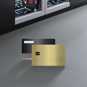 Tarjeta de Crédito VIP de Control de Acceso de Metal Dorado de Acero Inoxidable Personalizada con Ranura para Chip NFC EMV y Banda Magnética Hico, Impermeable, para Programas de Fidelización - Product Image 5