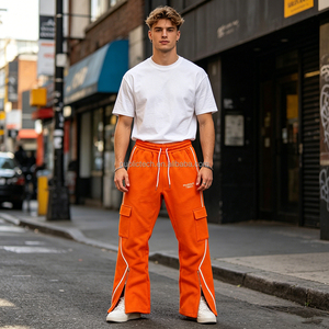 Pantalones de chándal cargo personalizados para hombre con bordado plano, de algodón 100% de alto gramaje, estilo acampanado apilado, servicio de cadena de suministro de ropa OEM - Product Image 3