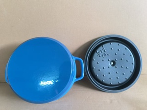 Olla de Hierro Fundido Esmaltado Ecológica Multiusos para Guisos, Sopas, Apta para Gas e Inducción, con Tapa, Diseño Moderno - Product Image 5