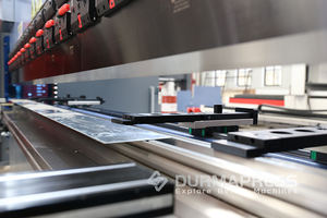 4 + 1 محور الصحافة الفرامل Durmapres الصانع من الصين - Product Image 3