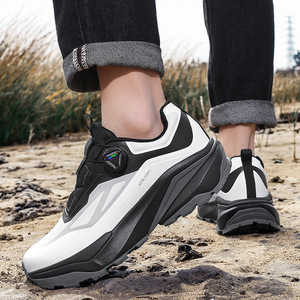 รองเท้าผ้าใบผู้ชายแบบสวมใส่สบาย น้ำหนักเบา ระบายอากาศได้ดี ปิดด้วยเชือกผูก พื้นรองเท้า EVA กันลื่น พร้อมโลโก้ปัก เหมาะสำหรับทุกฤดูกาล - Product Image 1