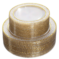 Vente en gros d'assiettes de présentation transparentes pour mariage, assiettes de présentation en plastique à bordure dorée transparente