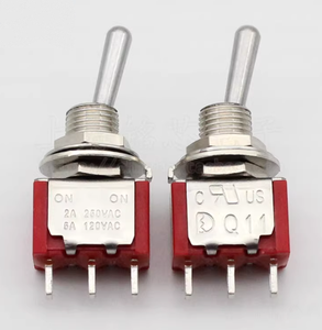 Interrupteur à bascule 1MS3TL2B25M1QES-5 3PDT On-On 5A 250V AC à montage sur panneau avec bornes à souder - Product Image 2