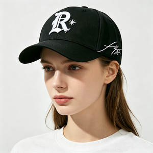 Gorra de Béisbol Personalizada con Bordado 3D, 100% Algodón, Negra, Estructurada, con Visera Curva, Deportiva, Casual, Streetwear, para Hombre y Mujer, con Firma Lateral - Product Image 1