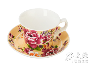 Ensemble tasse et soucoupe à café en céramique Shin Tai Yuan motif pivoine, impression par transfert d'eau, vaisselle durable et lavable - Product Image 2