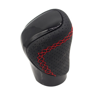 Poignée de levier de vitesse Lexus ESGS Piano Black, transmission automatique, cuir, surpiqûres rouges, design ergonomique - Product Image 2