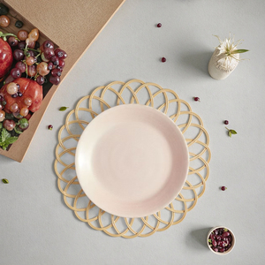 Grand set de table en rotin tressé naturel pour la décoration d'anniversaire et de célébration - Product Image 2