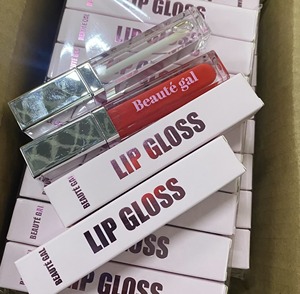 Personalice su marca Hidratante Etiqueta privada Brillo de labios Proveedor Haga su propio brillo de labios con tubos de brillo de labios personalizados Brillo de labios con brillo de labios - Product Image 1