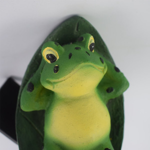Lampe solaire de jardin en forme de grenouille, étanche, LED, décorative, pour cour, patio, paysage, en résine, alimentée à l'énergie solaire - Product Image 3