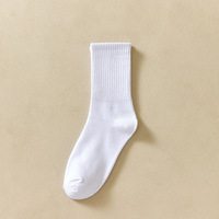 Meilleures ventes Chaussettes de sport unisexes antidérapantes à séchage rapide Chaussettes blanches en tricot de haute qualité avec logo personnalisé pour l'hiver
