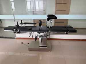 Equipo Médico MT, Mesa Quirúrgica Hidráulica Manual de Emergencia para Quirófano de Hospital, Mesa de Operaciones - Product Image 3