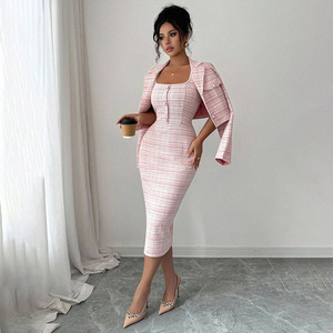 <span class=keywords><strong>Ensemble</strong></span> jupe midi deux pièces pour <span class=keywords><strong>femme</strong></span> avec manteau court à <span class=keywords><strong>carreaux</strong></span> boutonné à manches longues et nœud – Style tailleur - Product Image 3