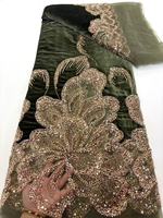 Tissu en dentelle brodée de haute qualité avec des paillettes, des fleurs blanches et des perles pour vêtements féminins