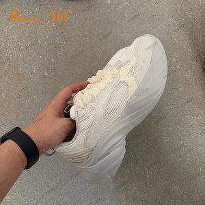 รองเท้ากันลื่นขายส่ง รองเท้าสต็อกของแท้ พร้อมบรรจุภัณฑ์แบบกำหนดเอง - Product Image 1
