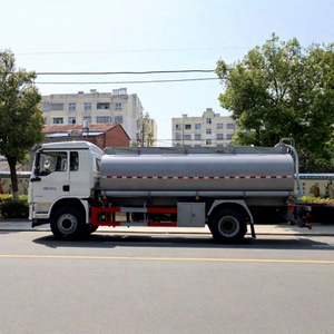 Camion-citerne Shacman 4x2 10 tonnes diesel/essence pour le transport de produits dangereux à vendre - Product Image 3