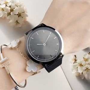 Reloj para jóvenes, nuevo reloj minimalista para mujer con correa de malla, esfera plateada, reloj de pulsera informal para damas, reloj de esfera grande estilo Ginebra. - Product Image 4