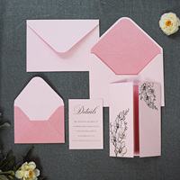 Suite d'invitations de mariage de luxe rose poudré avec dorure à chaud or, motif orchidée, avec enveloppe doublée et cartes d'accompagnement