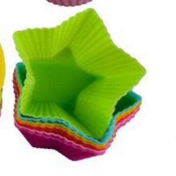 12pc silicone muffin cup / star random color