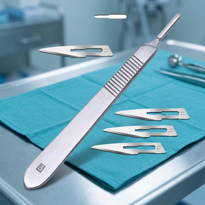 Juego de Instrumentos Quirúrgicos de Seguridad: Cuchillas Médicas, Mango de Bisturí, Acero al Carbono, Acero Inoxidable, Estériles y Reutilizables - Product Image 1