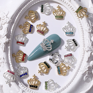 Qianya 2023 nuevos encantos de uñas de aleación de corona de <span class=keywords><strong>diamante</strong></span> para decoración de uñas al por mayor encantos de tendencia de uñas - Product Image 2