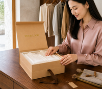 Boîte cadeau magnétique personnalisée en kraft beige avec nœud en ruban gros-grain et logo en feuille d'or, boîte rigide pliable, vente en gros d'usine OEM ODM