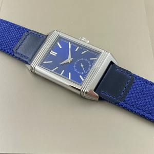 Montre rectangulaire de luxe pour homme avec petite seconde, boîtier en métal poli, bracelet en tissu et cuir bleu marine pour occasions formelles et semi-formelles - Product Image 4