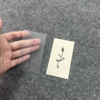Label Kertas Kardus Tahan Lama untuk Bisnis Pakaian, Label Gantung Klasik untuk Branding Pakaian, Label Gantung Kertas Warna-warni Custom Cetak Sesuai Pesanan