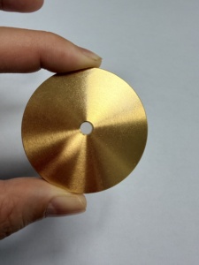 Pièces tournées sur mesure en laiton, composants métalliques usinés sur tour CNC avec services d'électroérosion à fil et de brochage - Product Image 3