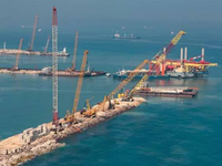 Grue sur chenilles RC XGC800 de 800 tonnes à haute performance, modèle jouet, avec boîte de vitesses, équipement de construction de marque de premier plan, vente chaude en Chine