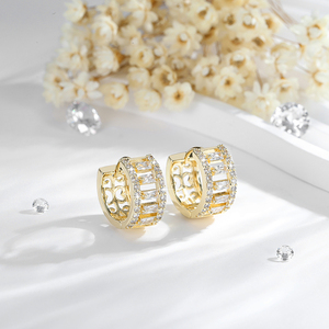 2025 nouvelle usine en gros de haute qualité à la mode 14K plaqué or laiton Zircon cerceaux boucles d'oreilles bijoux pour la fête - Product Image 2