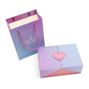 Wholesale Magnetic heart shape cardboard gift box for valentines day boxes with pink gradient color