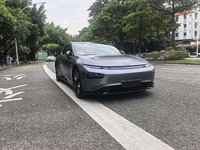 Voiture d'occasion haut de gamme chinoise Xiaopeng P7 modèle 2021 670N Véhicule électrique à énergie nouvelle Volant à gauche Automatique Pneus R18