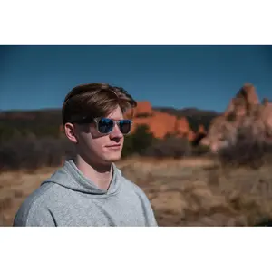 Gafas de sol Gleam, dispositivos reciclados y sostenibles - Product Image 2