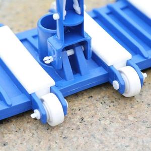 Nettoyeur de <span class=keywords><strong>piscine</strong></span> flexible en <span class=keywords><strong>PVC</strong></span> de 14 pouces avec brosses latérales Équipement de flotteur et de filtre de logo personnalisé pour le nettoyage de <span class=keywords><strong>piscine</strong></span> - Product Image 4