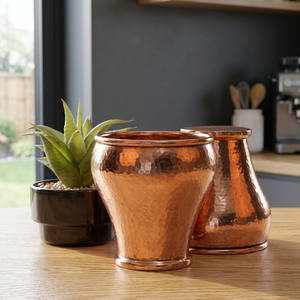 Macetas Decorativas de Metal Hechas a Mano con Vidrio de Cobre, Diseño Minimalista Sólido, Regalo para Adultos - Product Image 4