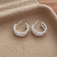 Anting Tusuk Wanita Model Lengkung C Geometris Sederhana nan Indah, Perhiasan Hadiah untuk Pemakaian Sehari-hari, Gaya Korea