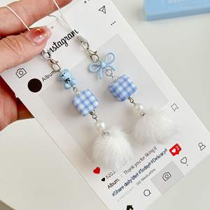 <span class=keywords><strong>Porte</strong></span>-clés Ours <span class=keywords><strong>Bleu</strong></span> Style Sel Marin avec Nœud et <span class=keywords><strong>Pompon</strong></span> Blanc pour Filles Mignonnes – Accessoire de Mode Quotidien - Product Image 3