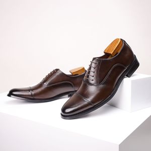 Zapatos Oxford Marrones Genuinos con Punta Puntiaguda y Cordones para Vestir, Ideales para el Trabajo y Uso en Todas las Estaciones, Envío Directo - Product Image 1