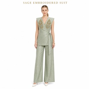 Completo da Donna Verde Salvia Personalizzato con Ricamo Floreale, Colletto Rialzato, Pantaloni a Vita Alta e Gamba Larga, Elegante per Ufficio, Vendita all'Ingrosso - Product Image 1