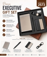 Ensemble cadeau professionnel intelligent quatre-en-un, carnet A5, stylo à bille magnétique, porte-cartes, porte-clés en similicuir, cadeaux personnalisés avec logo