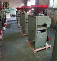 Nouvelle machine à décortiquer le riz à faible température combinée à un moteur diesel de 8 à 10 chevaux avec un moteur principal de 5,5 kW