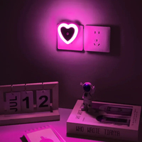 Mini lampe de nuit LED avec capteur de lumière, forme de cœur, prise EU/US, pour chambre d'enfant, chambre à coucher, chevet, couloir, 110V 240V