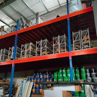 Plateforme multi-niveaux pour une utilisation verticale optimisée du espace, rayonnage de stockage de produits SKU de moyenne et forte capacité, mezzanine multi-niveaux